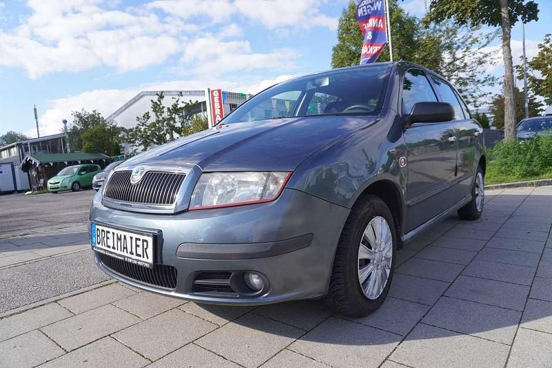 Grau Gebraucht 2005 Skoda Fabia Kleinwagen | 1.250 € (Guter Preis) - Bild 1/4