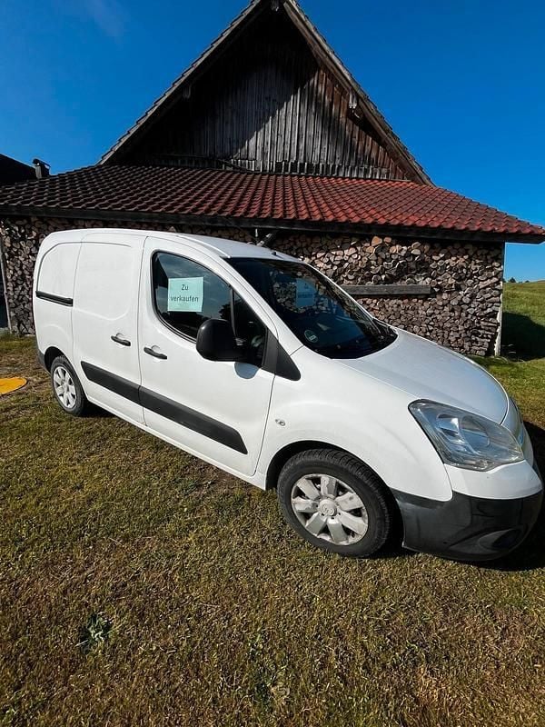Weiß Gebraucht 2011 Citroën Berlingo Van / Kleinbus | 5.200 € (Fairer Preis) - Bild 1/4