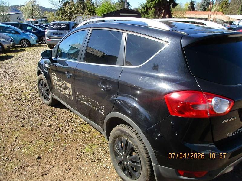 Gebraucht Ford Kuga Titanium 136 PS (100 kW) 2009 Pantherschwarz metallic SUV