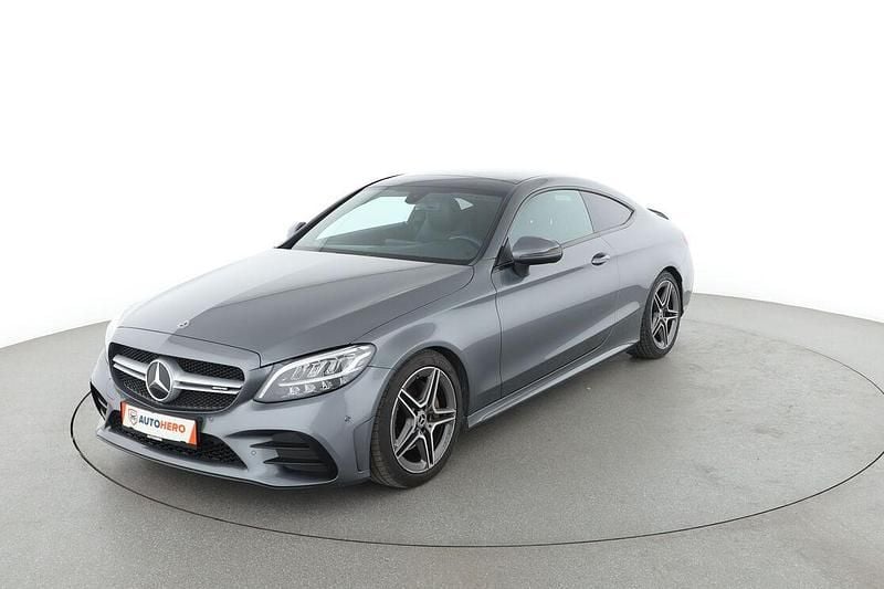 Grau Gebraucht 2019 Mercedes C180 AMG line Coupé | 26.150 € (Etwas zu teuer) - Bild 1/3