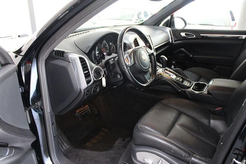 Gebraucht Porsche Cayenne Turbo 245 PS (180 kW) 2012 Schwarz SUV