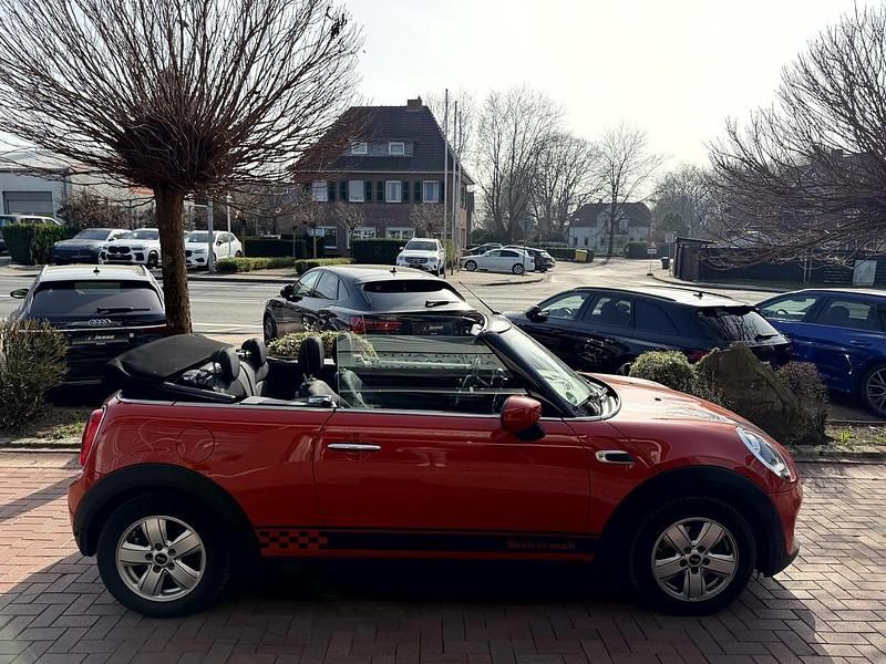 Gebraucht Mini Cooper 136 PS (100 kW) 2021 Orange metallic Kleinwagen