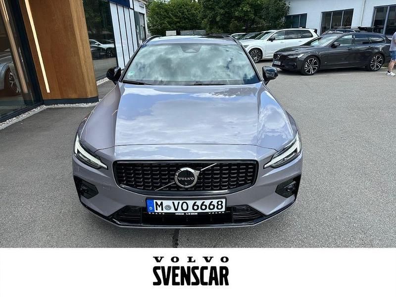 Silber Gebraucht 2025 Volvo V60 Plus Kombi | 54.995 € - Bild 1/4