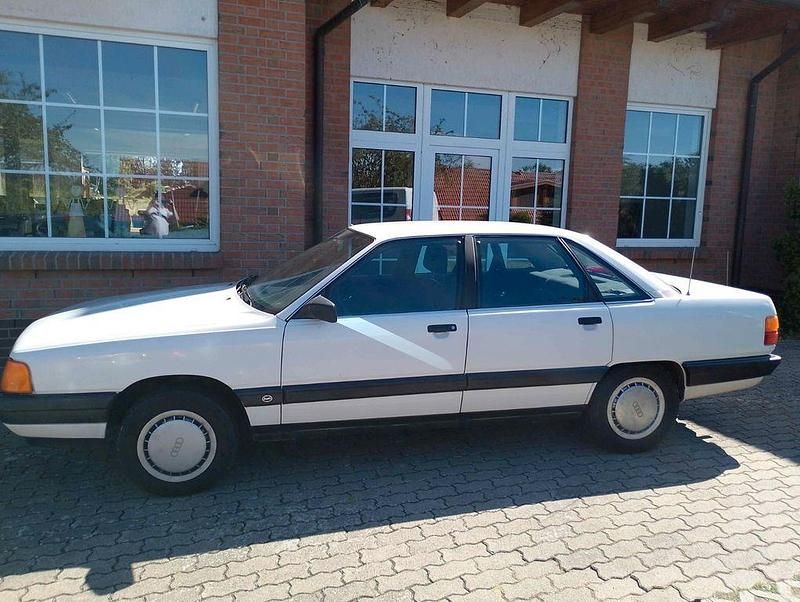 Usado Audi 100 88 HP (64 kW) 1988 Branco Sedan