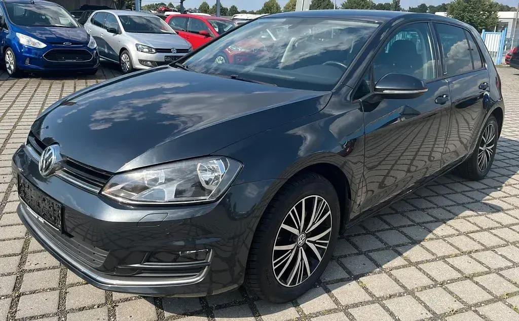 Gebraucht VW Golf VII Allstar 110 PS (80 kW) 2016 Carbon steel grey Limousine