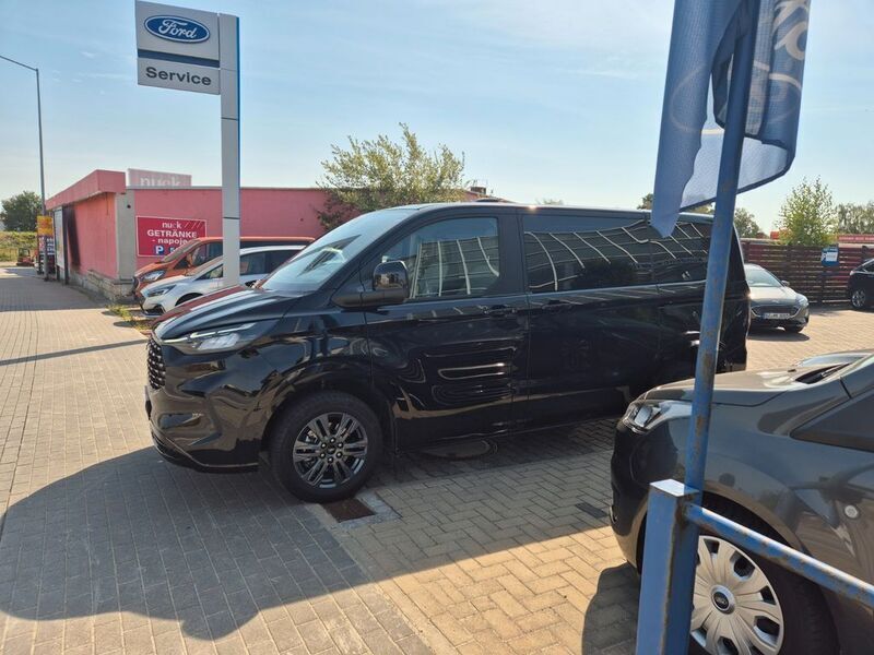 Gebraucht Ford Tourneo Custom 150 PS (110 kW) 2024 Schwarz Van