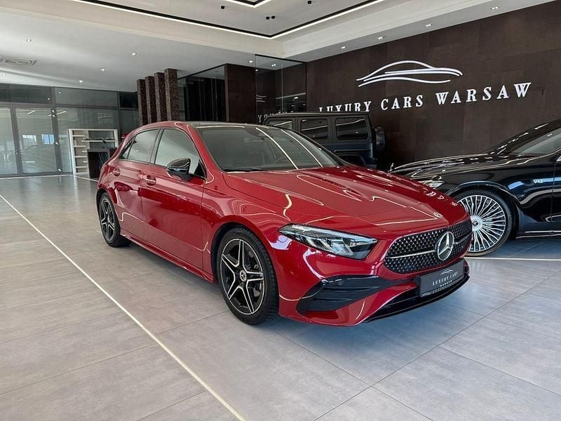 Rot Gebraucht 2024 Mercedes A200 Premium Limousine | 33.825 € (Fairer Preis) - Bild 1/4
