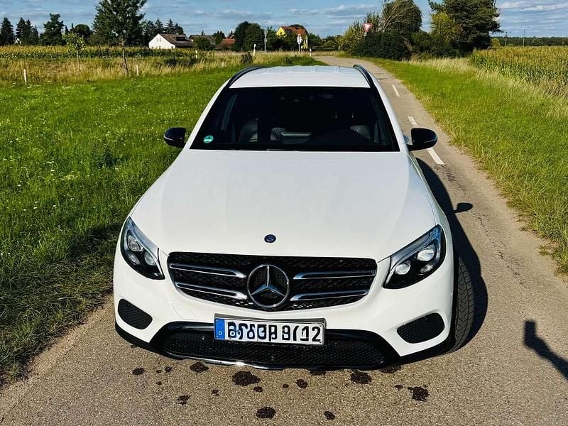 Weiß Gebraucht 2015 Mercedes GLC250 SUV | 19.000 € (Fairer Preis) - Bild 1/4