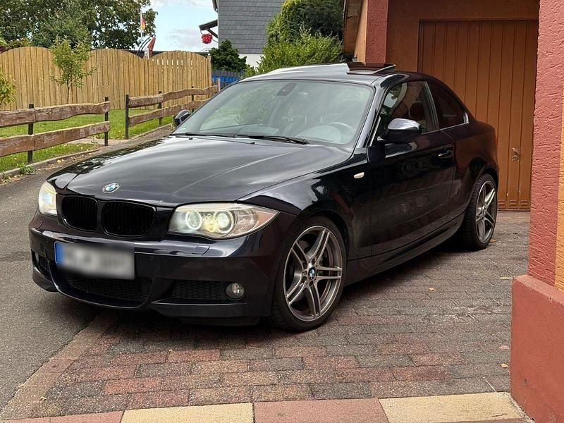 Blau Gebraucht 2013 BMW 123 Coupé M Sport Coupé | 9.499 € - Bild 1/4