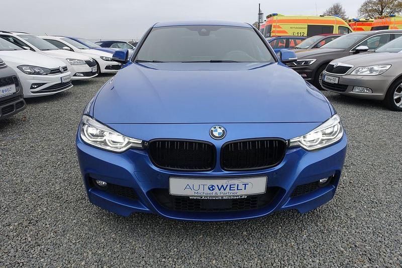 Gebraucht BMW 325 M Sport 224 PS (164 kW) 2017 Blau Kombi