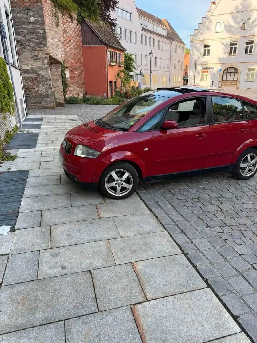 Gebraucht Audi A2 85 PS (62 kW) 2003 Rot Kleinwagen