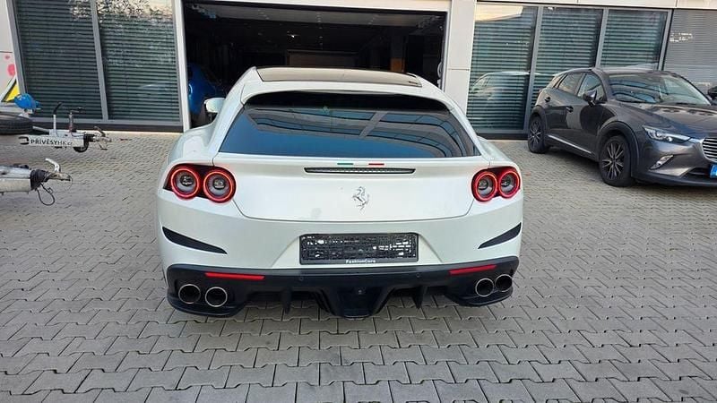 Second-hand Ferrari GTC4Lusso 689 CP (506 kW) 2016 Alb Break