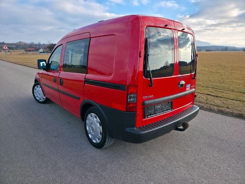 Gebraucht Opel Combo 94 PS (69 kW) 2006 Rot Van / Kleinbus