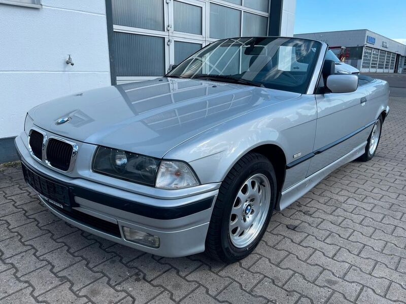 Silber Gebraucht 1999 BMW 318 Cabriolet Cabrio | 12.900 € (Teuer) - Bild 1/4