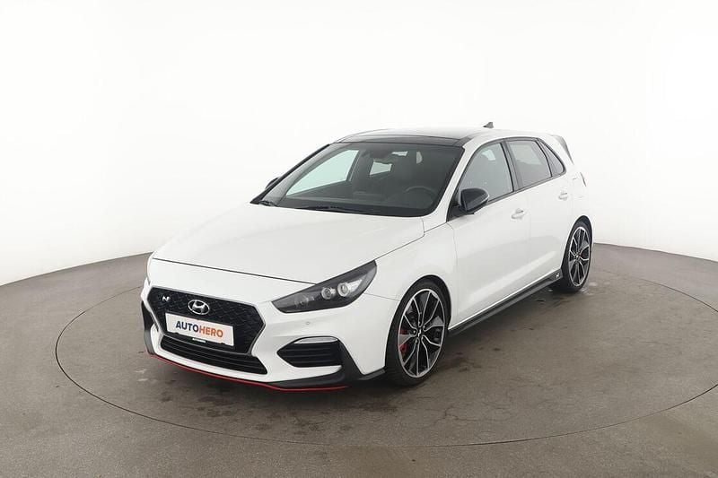 Weiß Gebraucht 2019 Hyundai i30 N Performance Limousine | 23.890 € (Fairer Preis) - Bild 1/3