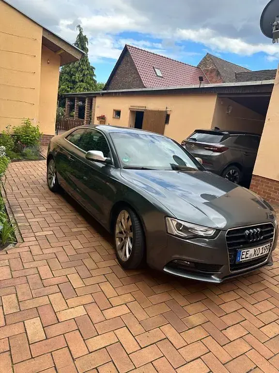 Gebraucht Audi A5 Sport 170 PS (125 kW) 2012 Silber Coupé