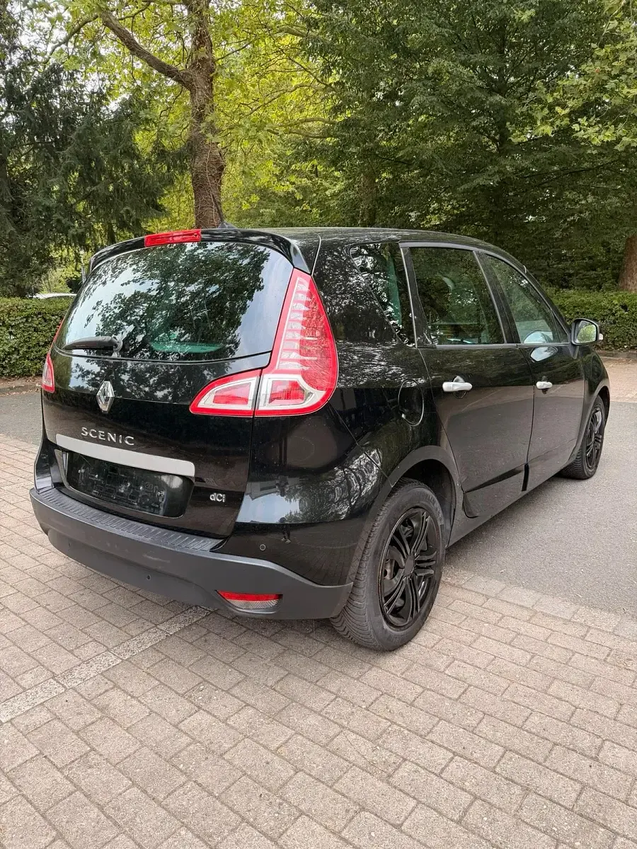 Gebraucht Renault Mégane GrandTour 130 PS (95 kW) 2011 Schwarz Kombi