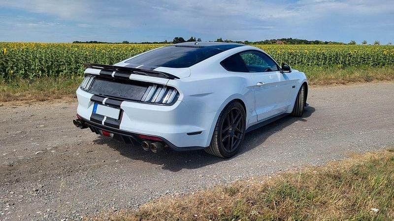 Gebraucht Ford V8 421 PS (309 kW) 2017 Weiß Coupé