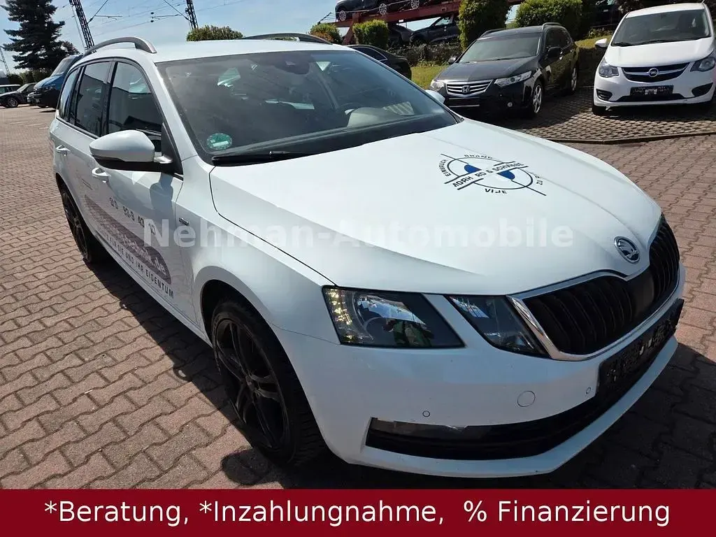 Gebraucht Skoda Octavia Soleil 150 PS (110 kW) 2019 Bila laser/laser white Kombi