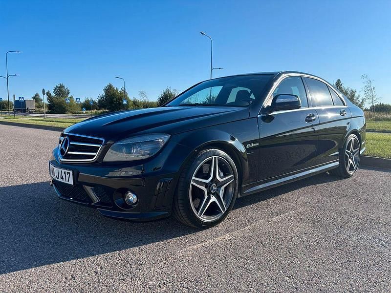 Schwarz Gebraucht 2009 Mercedes C63 AMG AMG Limousine | 26.500 € (Fairer Preis) - Bild 1/4