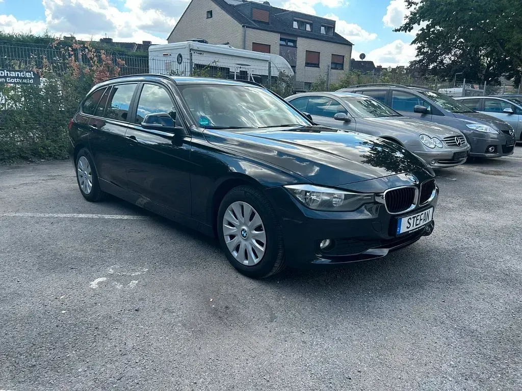 Gebraucht BMW 318 Comfort Edition 143 PS (105 kW) 2015 Schwarz Kombi