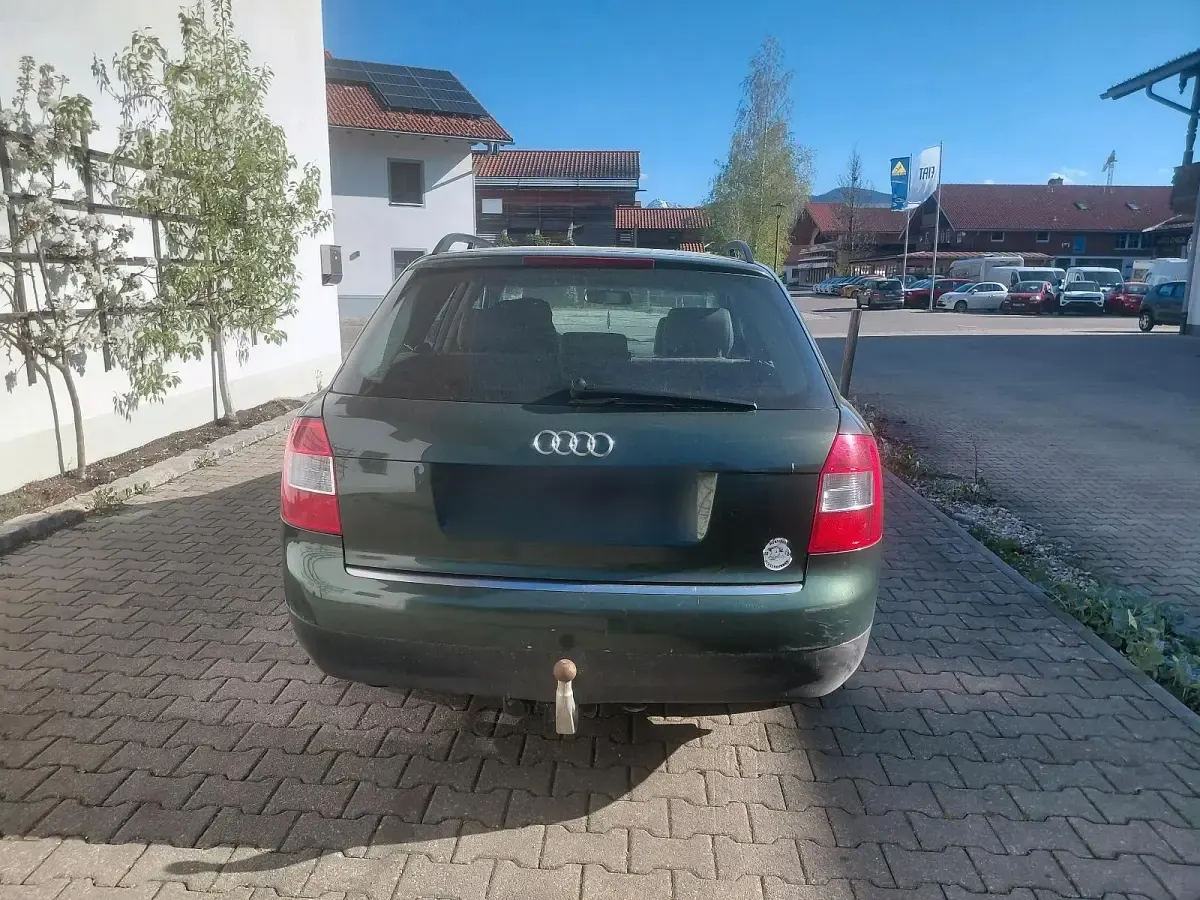 Gebraucht Audi A4 180 PS (132 kW) 2002 Grün Kombi