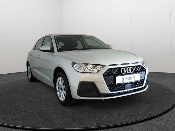 Silber (tausilber metallic) Neu 2026 Audi A1 Sportback Comfort Kleinwagen | 23.550 € (Superpreis) - Bild 1/4