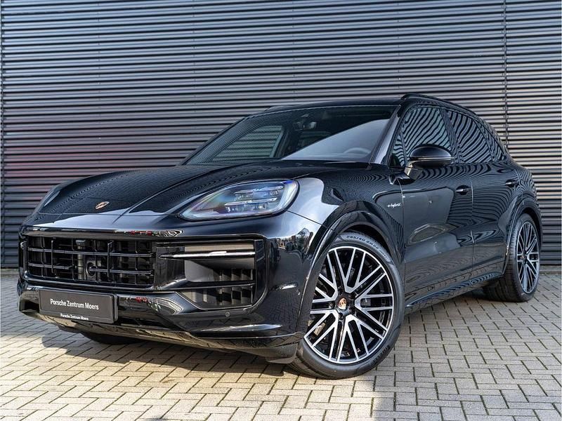 Schwarz Neu 2025 Porsche Cayenne SUV | 146.380 € (Teuer) - Bild 1/4