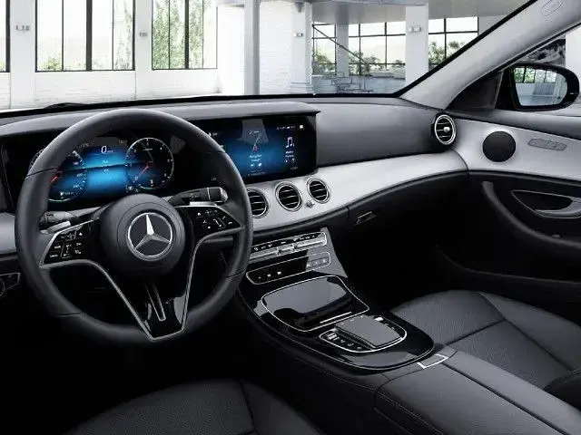 Gebraucht Mercedes E400 330 PS (242 kW) 2023