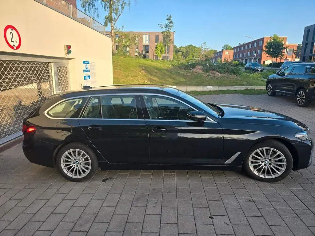Gebraucht BMW 520 Luxury Line 190 PS (139 kW) 2020 Schwarz Limousine