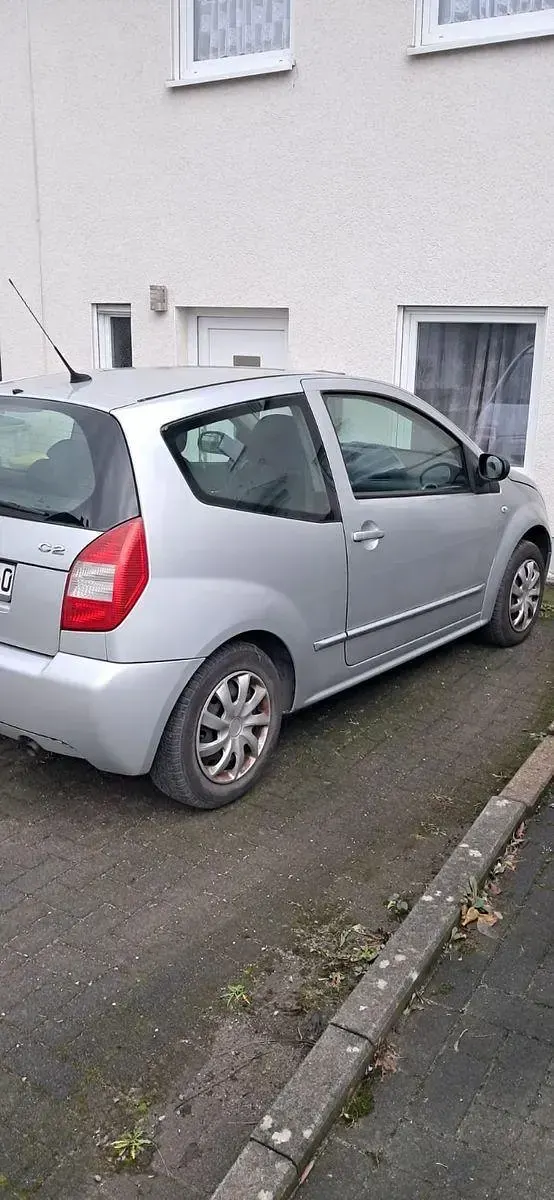 Gebraucht Citroën C2 Comfort 73 PS (53 kW) 2006 Silber Kleinwagen