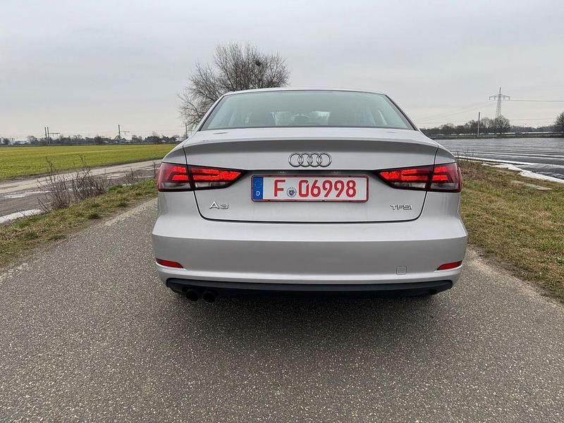 Gebraucht Audi A3 Ambiente 140 PS (102 kW) 2014 Silber Limousine