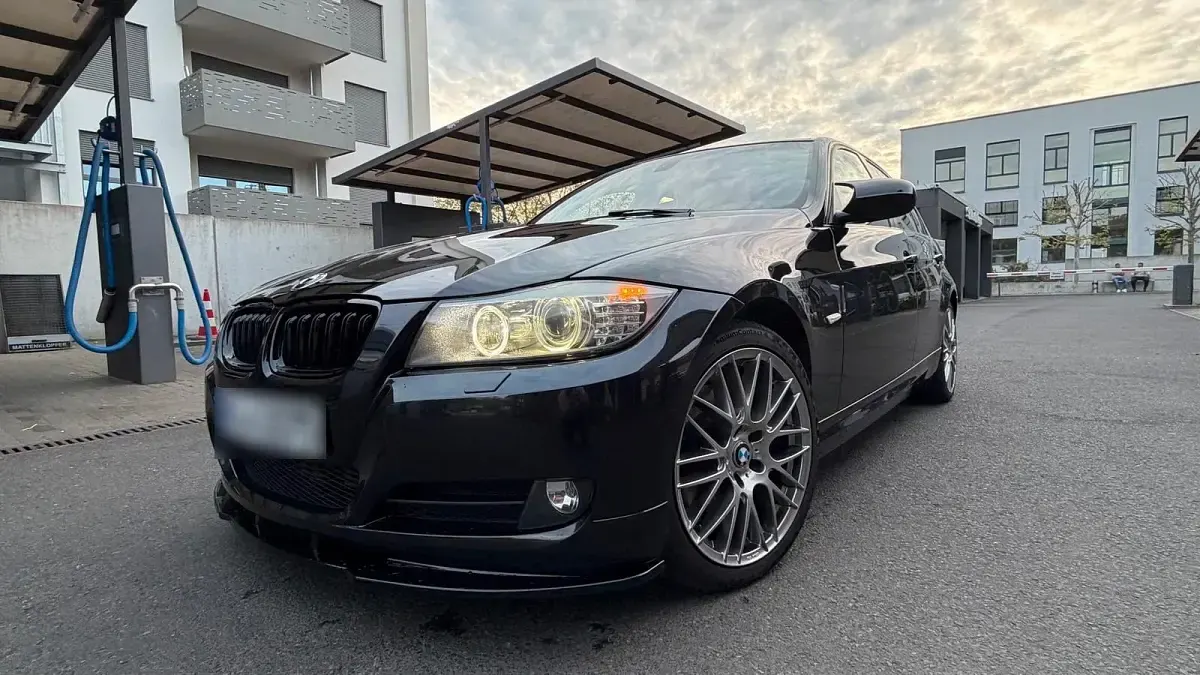 Gebraucht BMW 320 Comfort Edition 184 PS (135 kW) 2011 Schwarz Limousine