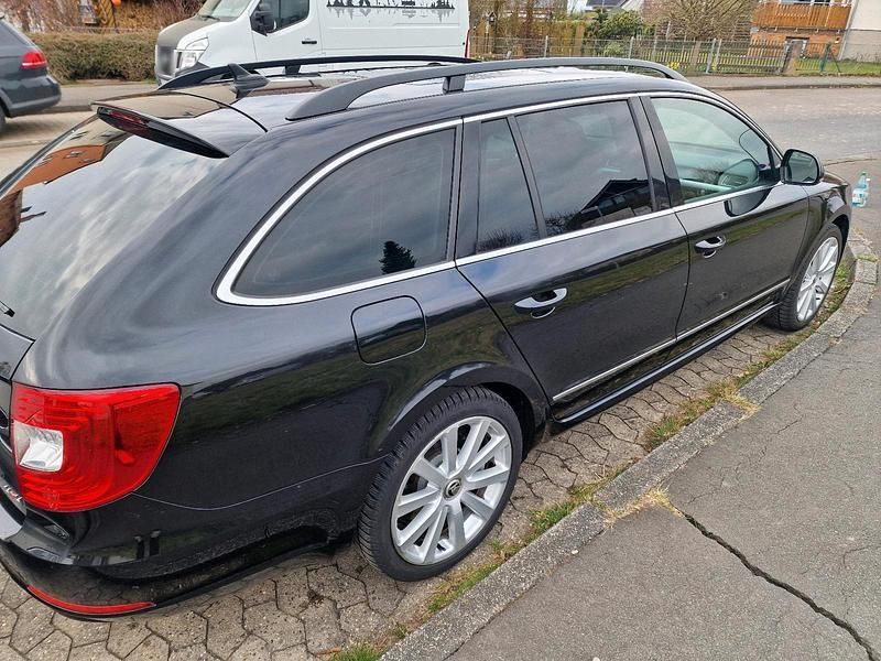 Gebraucht Skoda Superb 260 PS (191 kW) 2014 Schwarz Kombi