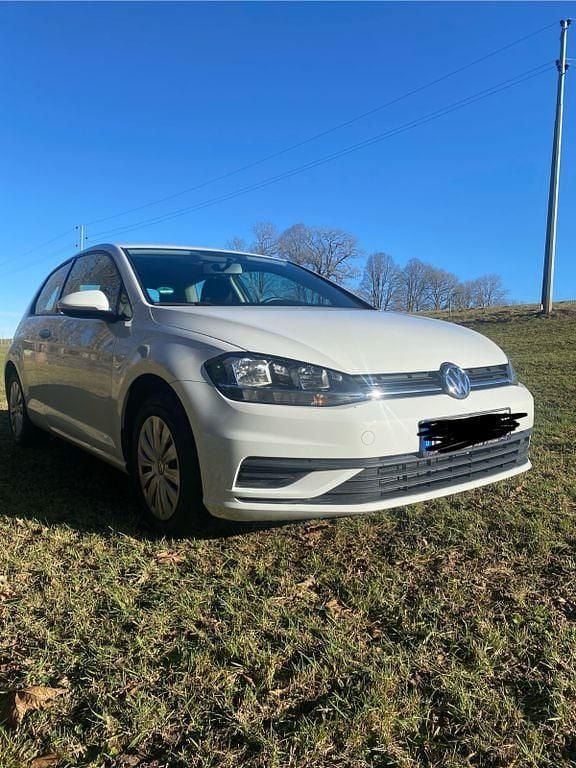 Weiß Gebraucht 2018 VW Golf VII Join Limousine | 6.900 € (Superpreis) - Bild 1/4