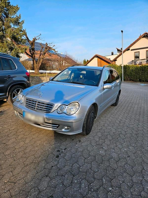 Gebraucht Mercedes C220 150 PS (110 kW) 2005 Silber Kombi