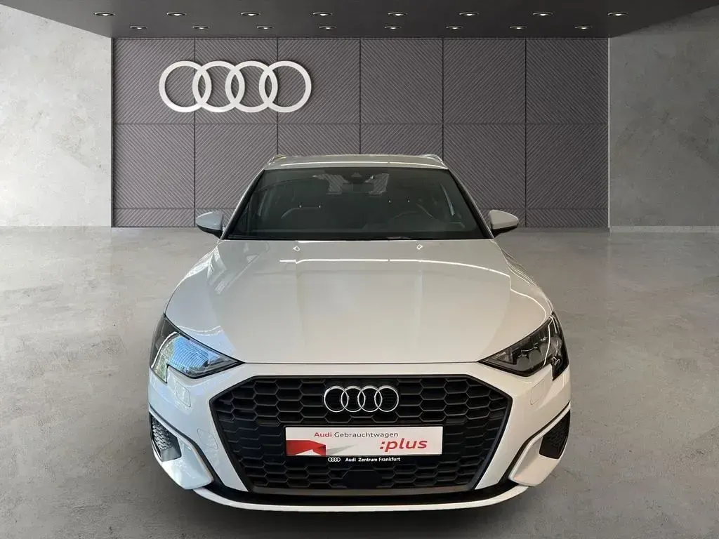 Gebraucht Audi A3 204 PS (150 kW) 2024 Gletscherweiß metallic/gletsch Limousine