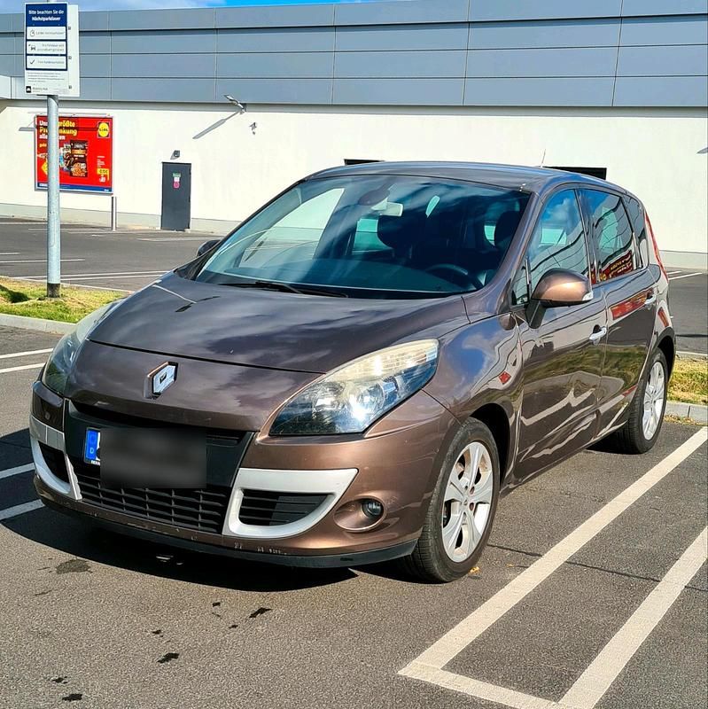 Braun Gebraucht 2011 Renault Scénic III Dynamique Van / Kleinbus | 5.500 € (Fairer Preis) - Bild 1/4