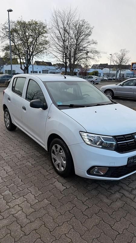 Gebraucht Dacia Sandero 86 PS (63 kW) 2018 Weiß Limousine