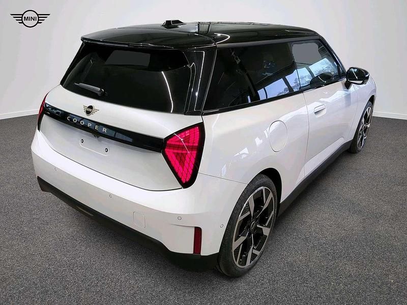 Gebraucht Mini Cooper Classic 135 kW (184 PS) 2024 Weiß Kleinwagen