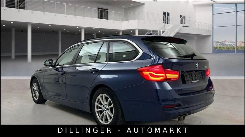 Gebraucht BMW 320 Advantage 190 PS (139 kW) 2018 Blau Kombi