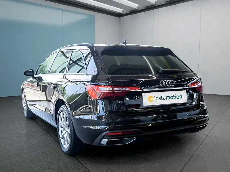 Gebraucht Audi A4 150 PS (110 kW) 2022 Schwarz Kombi