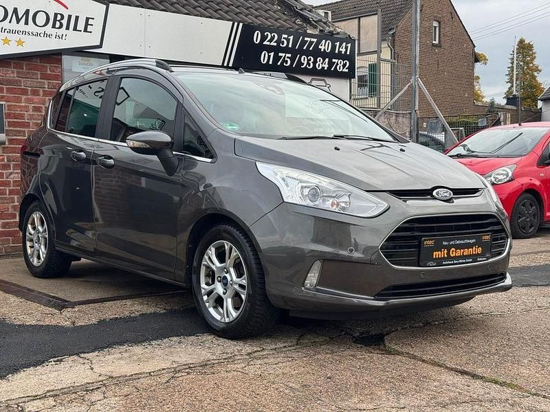 Grau Gebraucht 2017 Ford B-MAX Titanium Van / Kleinbus | 8.490 € (Guter Preis) - Bild 1/4
