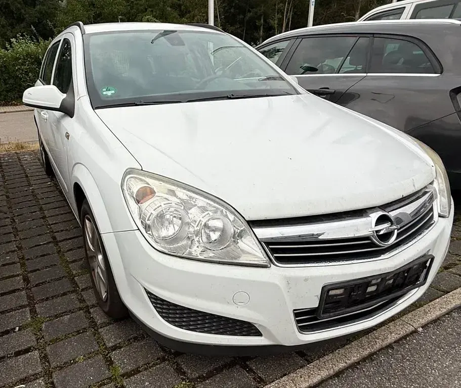 Gebraucht Opel Astra Catch Me 110 PS (80 kW) 2007 Weiß Limousine