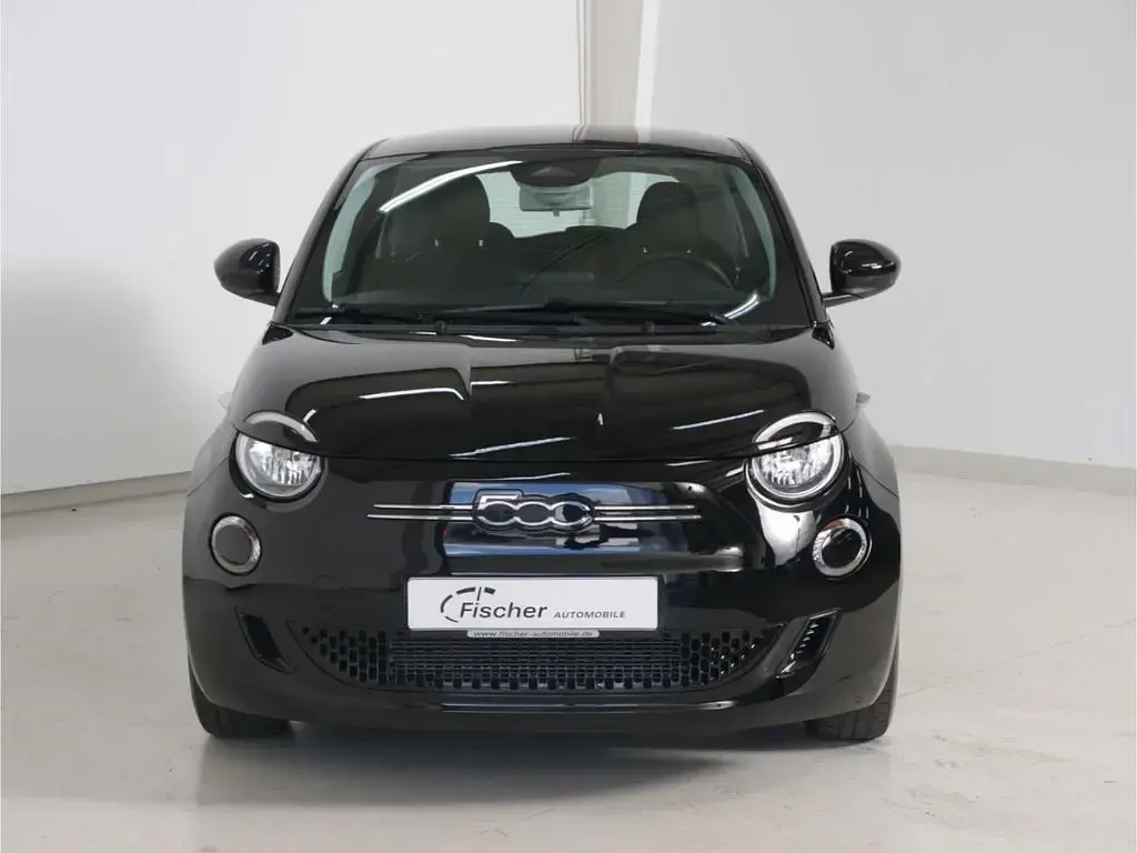Gebraucht Fiat 500e Action 69 kW (95 PS) 2022 Schwarz Limousine