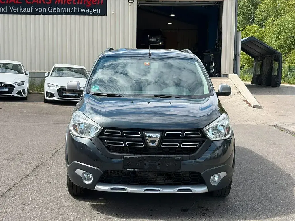 Gebraucht Dacia Lodgy Stepway 131 PS (96 kW) 2019 Grau Van / Kleinbus