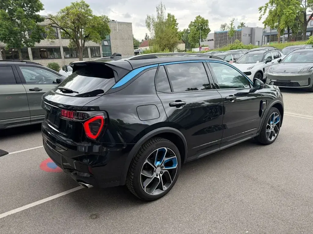 Second-hand Lynk & Co 01 261 CP (191 kW) 2023 Negru SUV