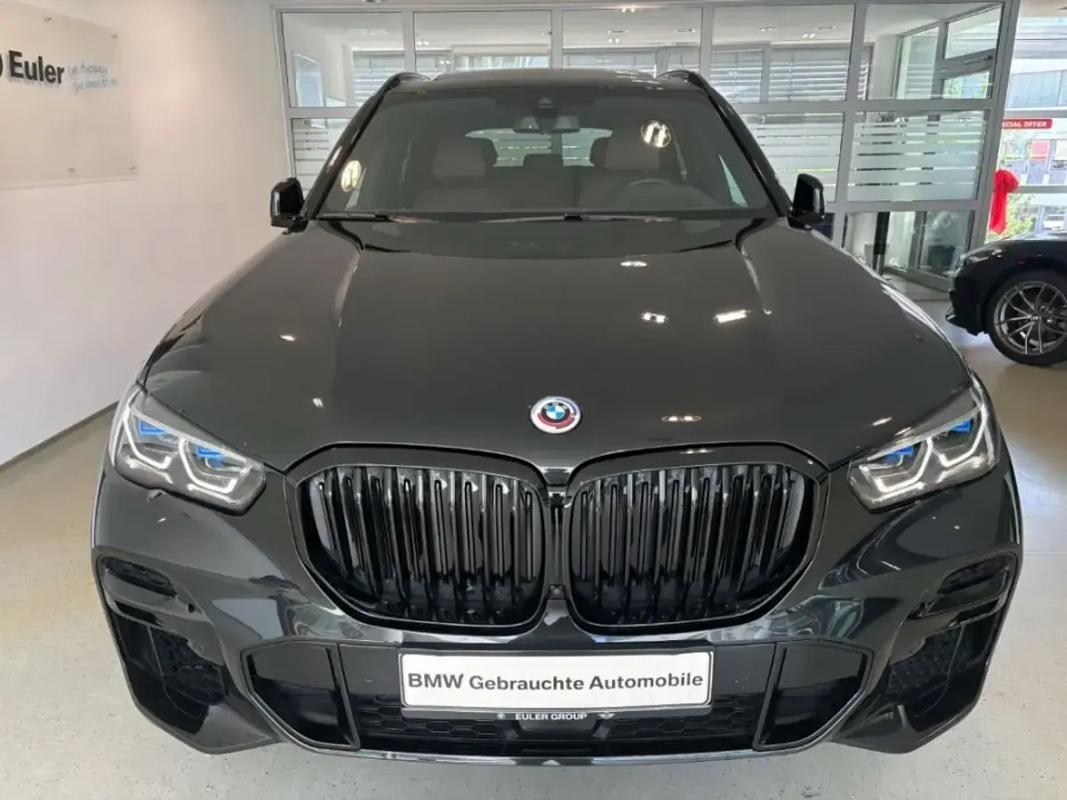 Gebraucht BMW X5 M Sport 530 PS (389 kW) 2023 Black sapphire metallic SUV