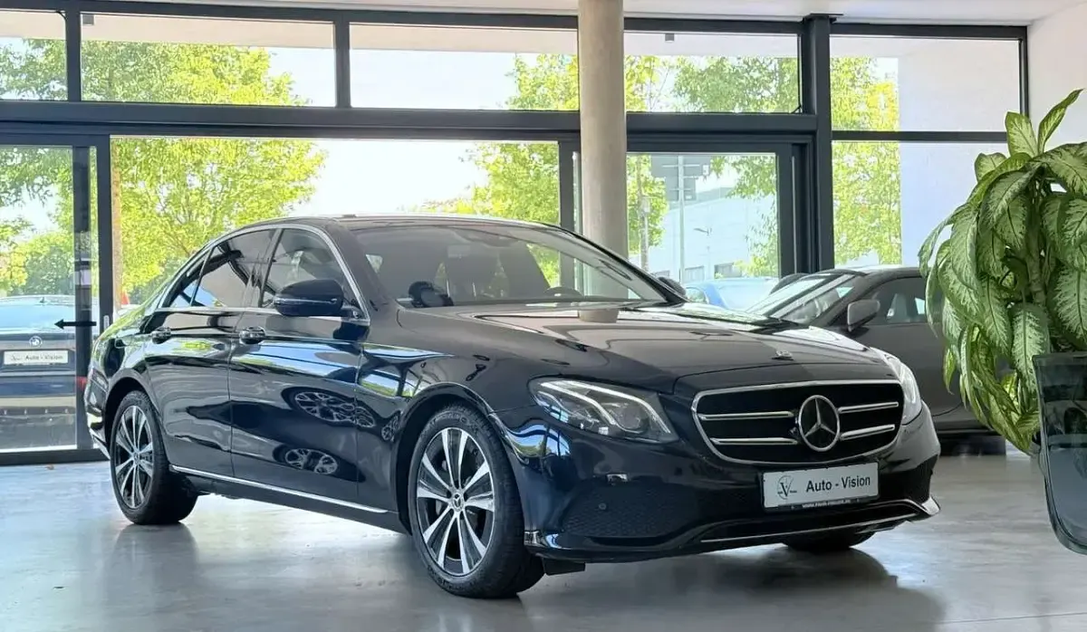 Gebraucht Mercedes E350 Avantgarde 286 PS (210 kW) 2019 Schwarz Limousine