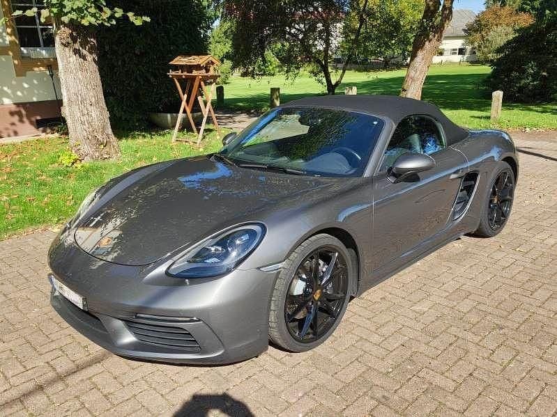 Grau Gebraucht 2018 Porsche Boxster Cabrio | 47.718 € (Fairer Preis) - Bild 1/4
